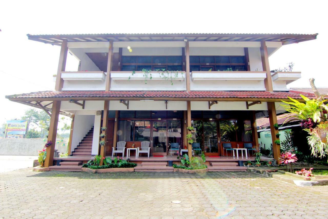 Villa Enggal Лембанг Екстериор снимка