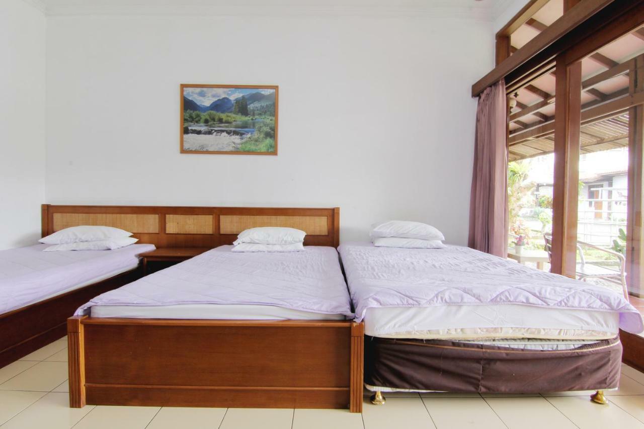 Villa Enggal Лембанг Екстериор снимка